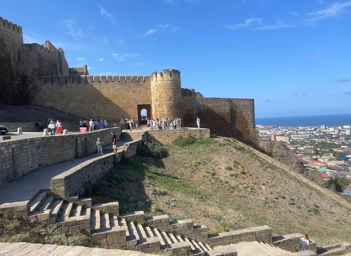 Дербент <br>и Экраноплан Лунь